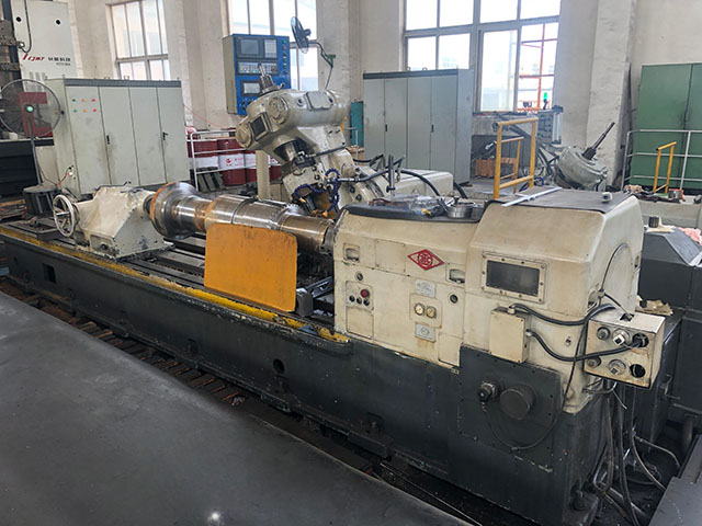 Horizontal Gear Hobbing